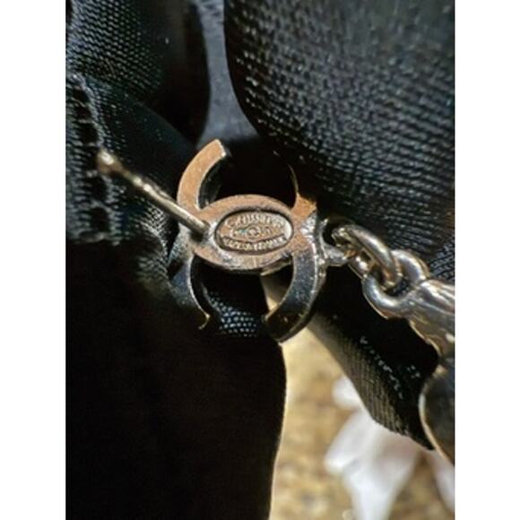 CHANEL GREEN‎ Crystal CC Drop Earrings*Silver & Green*Velvet Gift Box*PIERCED - Picture 4 of 6